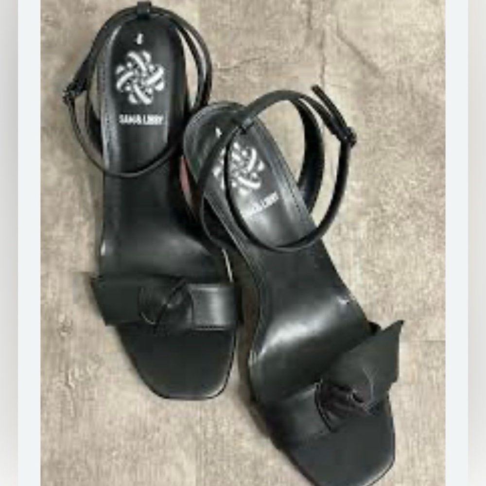 Sam and Libby black heels size 8